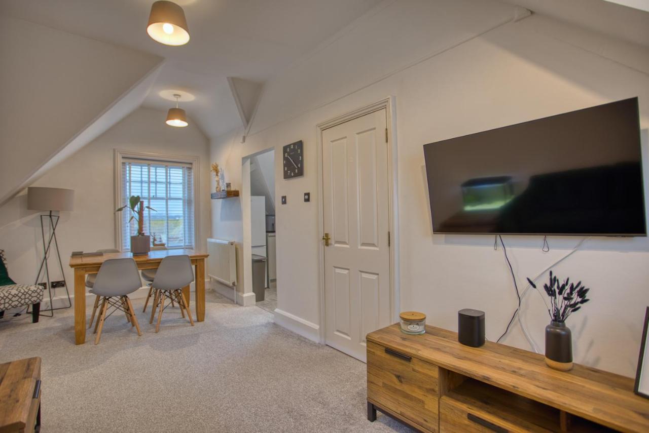 Wonderful West End - Parking Inc Apartment โฟล์กสตัน ภายนอก รูปภาพ